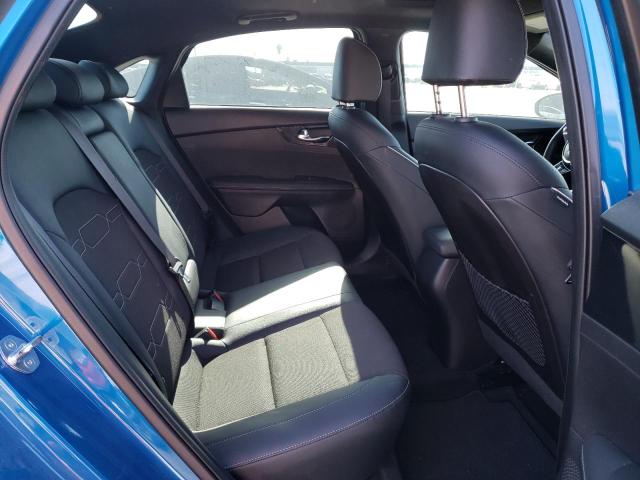 3KPF54AD7NE427629 KIA Forte Gt Line