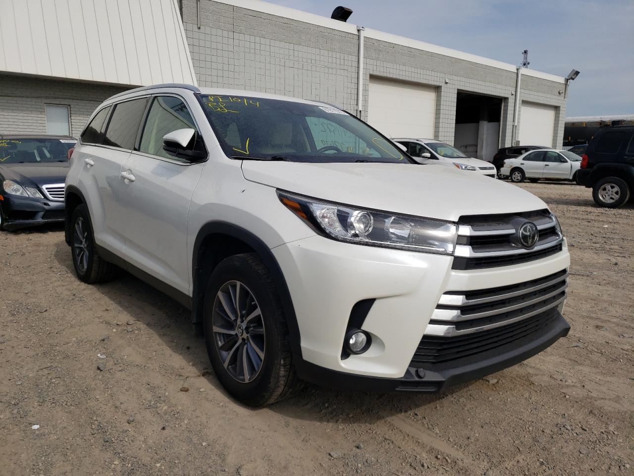 5TDJZRFH9KS590761 TOYOTA HIGLANDER 2019
