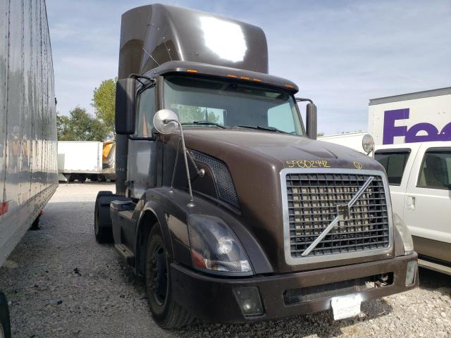 Salvage cars for sale from Copart Des Moines, IA: 2012 Volvo VN VNL