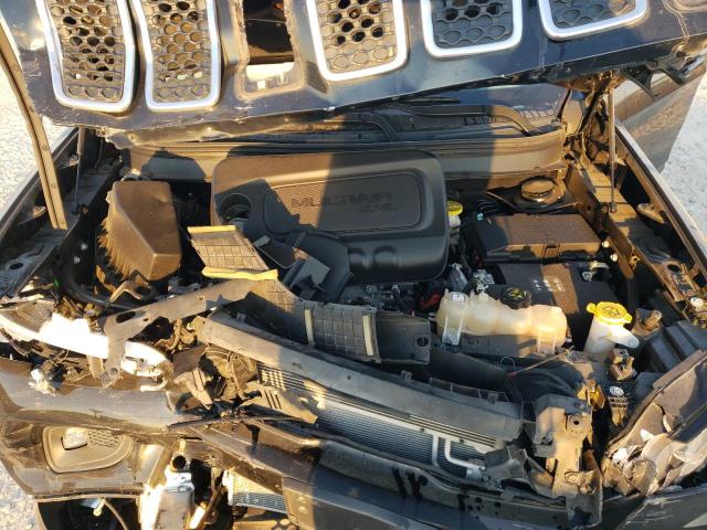 1C4PJLCB2KD466308 Jeep Cherokee Latitude