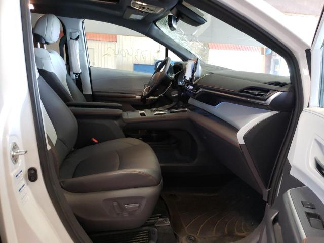 2021 TOYOTA SIENNA XSE 5TDDSKFC3MS030461