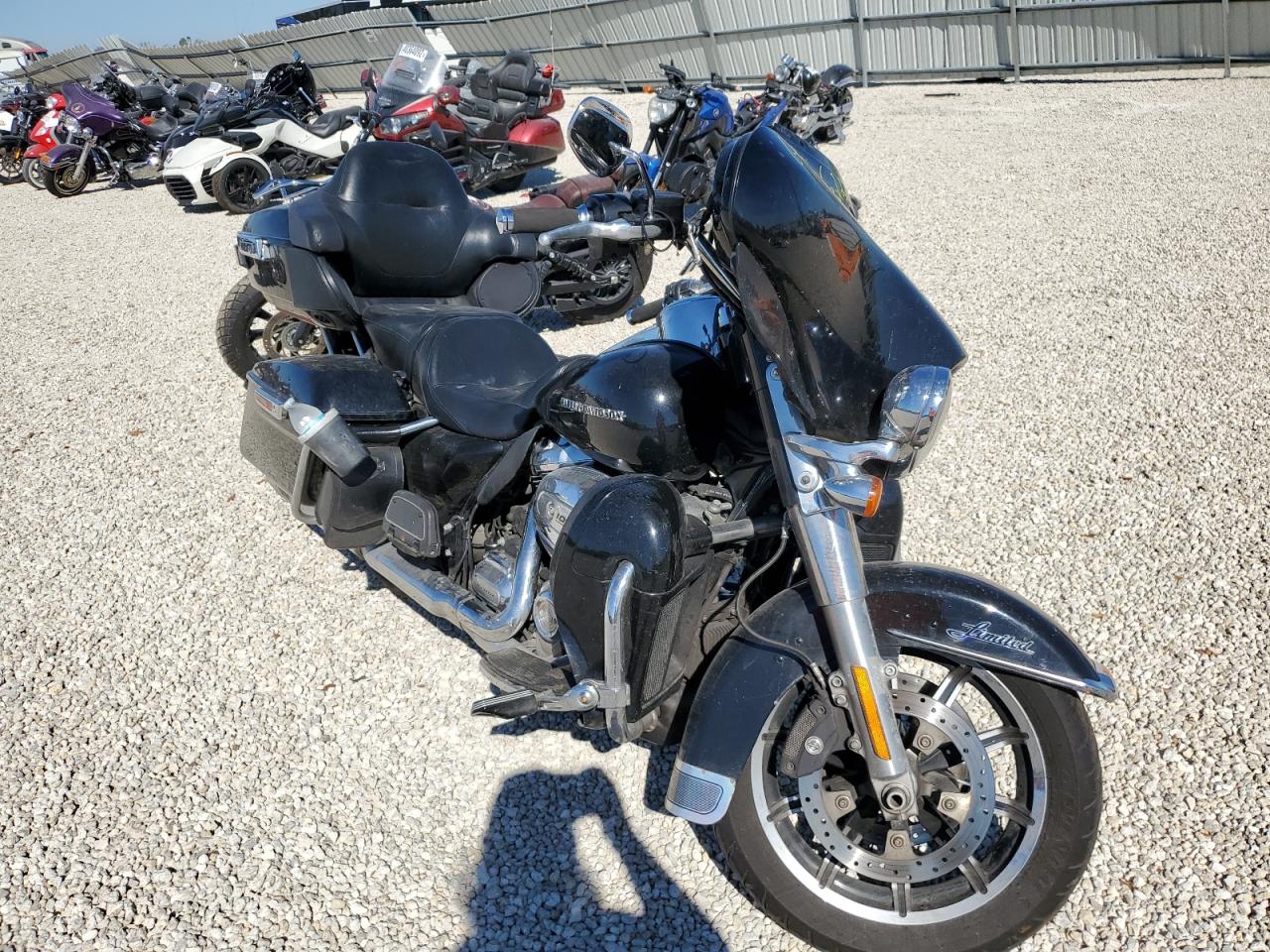 1HD1KKD17JB666063 HARLEY-DAVIDSON FLHTKL ULT 2018