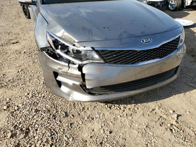 VIN: 5XXGT4L35JG272613 Auction: COPART Lot: 62647702 Location: MO - ST. LOUIS 5XXGT4L35JG272613 KIA OPTIMA 2018 GRAY Photo 9