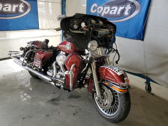 Salvage motorcycles for sale at Fort Wayne, IN auction: 2010 Harley-Davidson Flhtcu