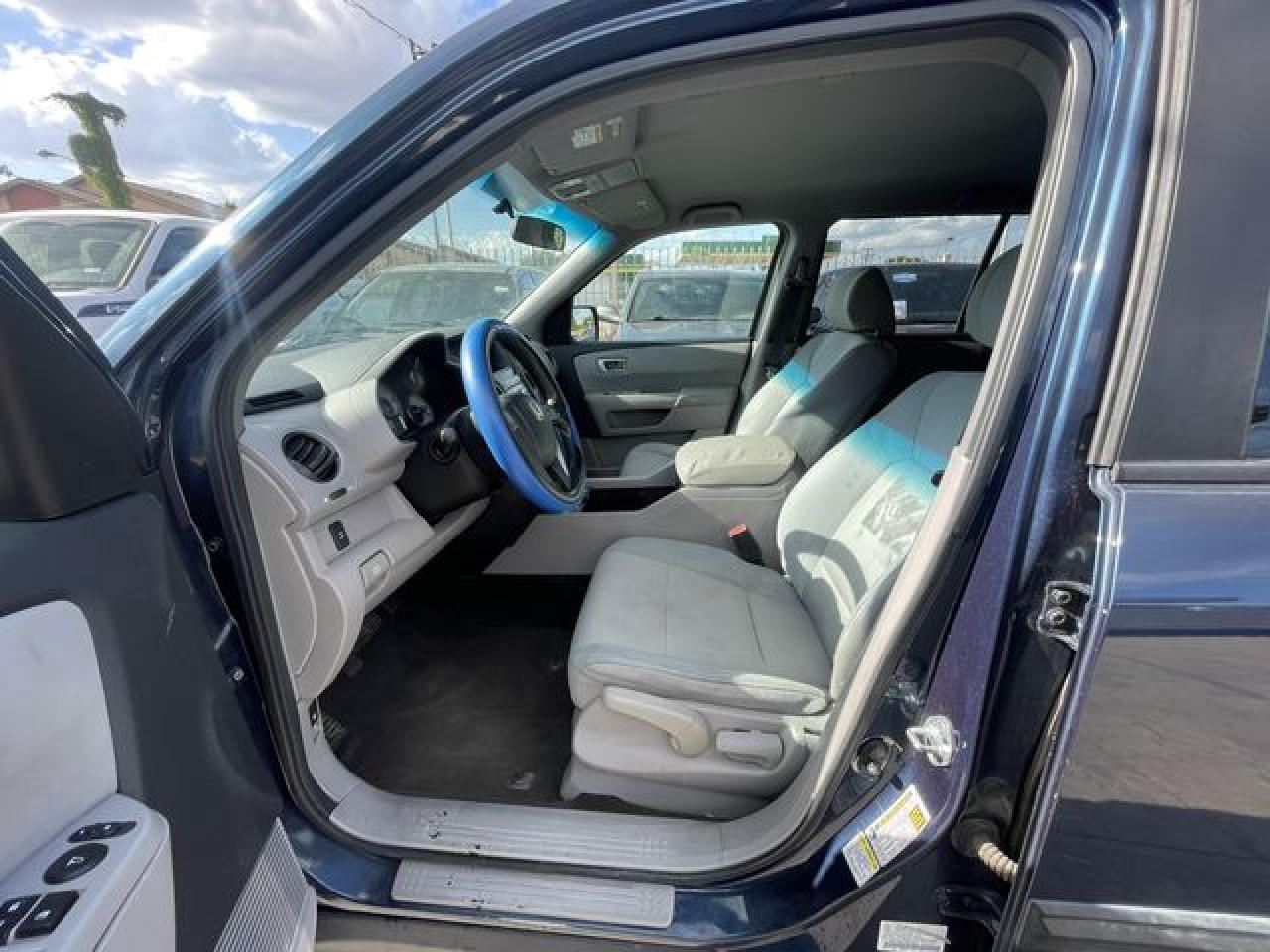 2009 Honda Pilot Lx VIN: 5FNYF38279B018812 Lot: 62969622