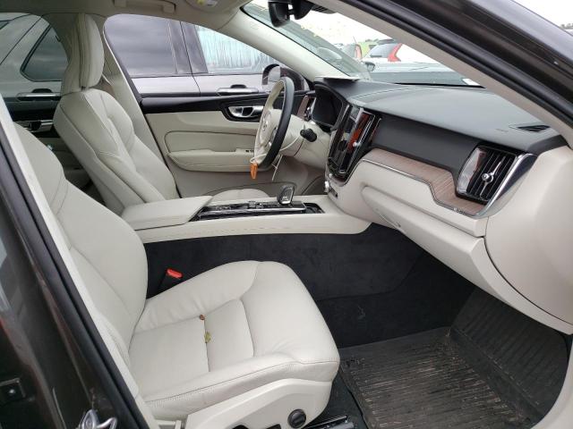 2022 VOLVO XC60 B5 MO YV4L12DKXN1976898
