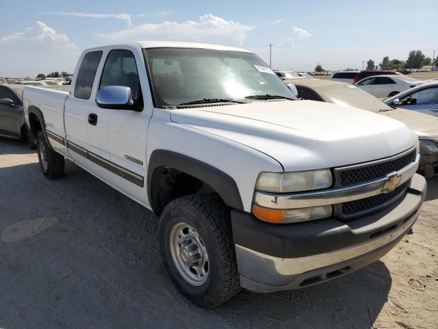 Salvage cars for sale from Copart Bakersfield, CA: 2001 Chevrolet Silverado