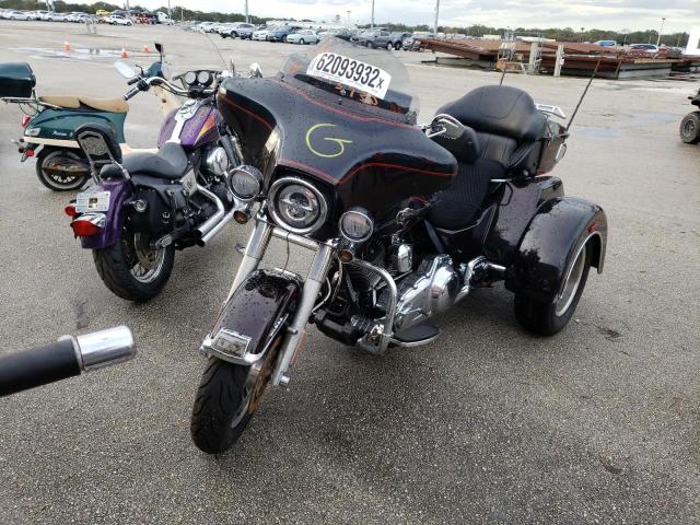 2011 HARLEY-DAVIDSON FLHTCUTG 1HD1MAM17BB852286