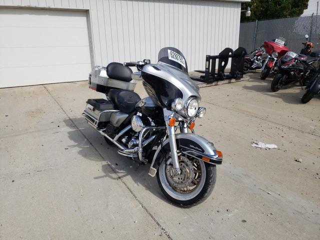 Salvage cars for sale from Copart Cicero, IN: 2003 Harley-Davidson Flhtcui AN
