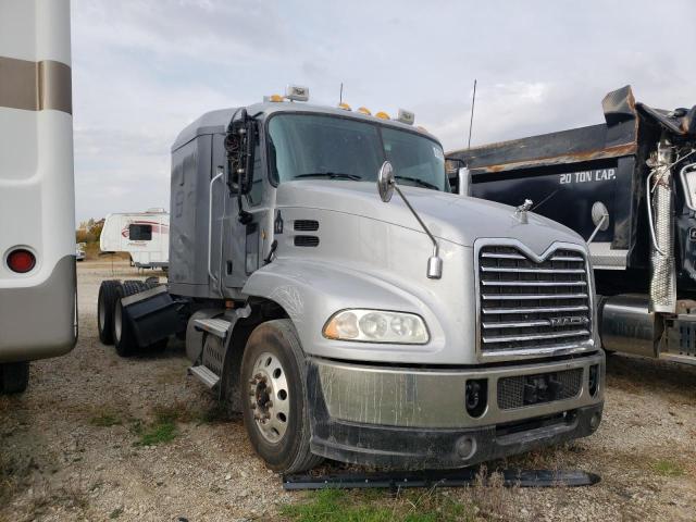 Salvage trucks for sale at Cicero, IN auction: 2014 Mack 600 CXU600