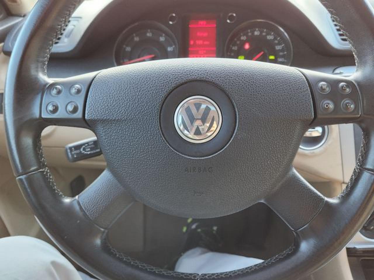 2007 Volkswagen Passat 2.0T VIN: WVWAK73C87P137301 Lot: 63407562