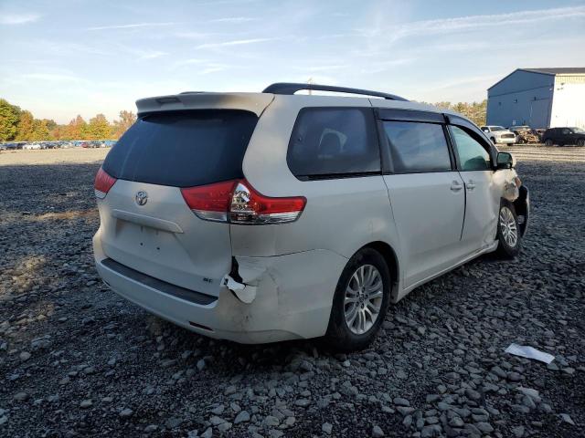 VIN 5TDYK3DC3DS358635 2013 TOYOTA SIENNA no.4