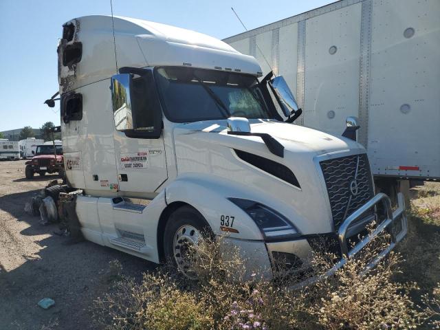 Price & History 2020 Volvo Vn Vnl 12.8l 6 vin: 4V4NC9EH3LN230952 ...