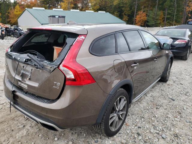 2015 VOLVO V60 CROSS - YV4612HM7F1000037