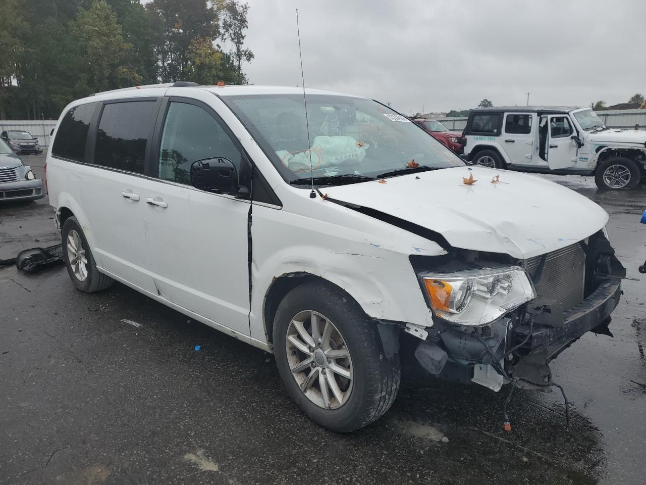 2018 Dodge Grand Caravan Sxt VIN: 2C4RDGCG4JR208614 Lot: 63334392