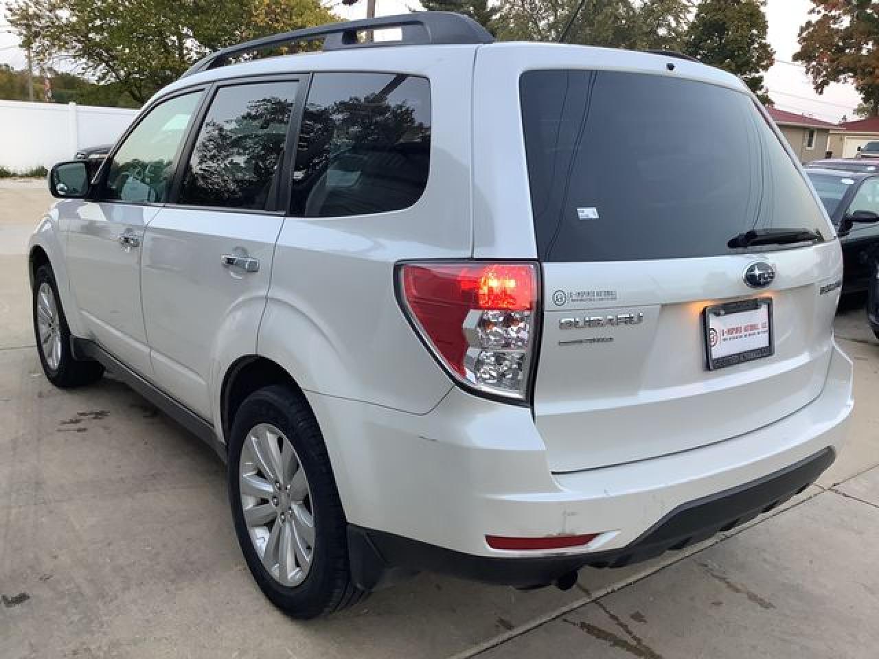 2011 Subaru Forester 2.5X Premium VIN: JF2SHBDC1BH738574 Lot: 63778862