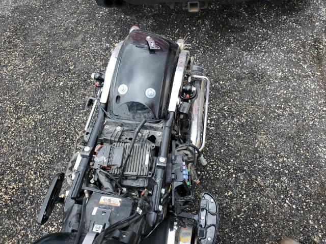 2011 HARLEY-DAVIDSON FLHX - 1HD1KB410BB678153