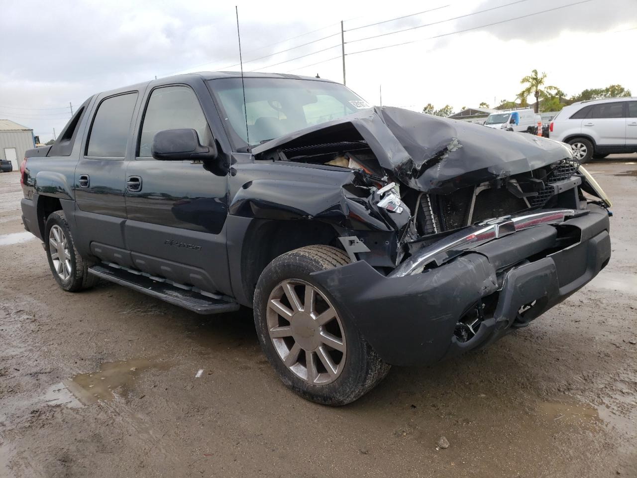 2002 Chevrolet Avalanche C1500 for Sale in Riverview, FL - Front End