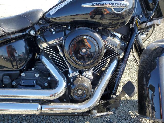 2019 HARLEY-DAVIDSON FLHC 1HD1YAJ68KB061768