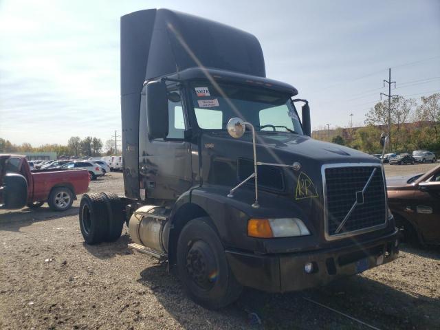 Salvage cars for sale from Copart Columbus, OH: 2005 Volvo VN VNM
