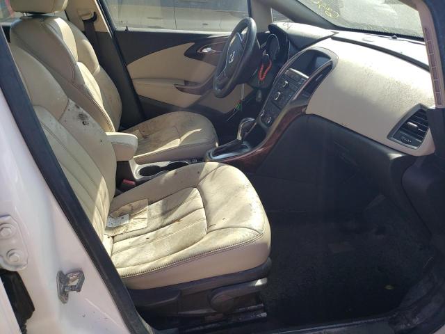 VIN: 1G4PS5SK8D4162327 Auction: COPART Lot: 63268762 Location: FL - PUNTA GORDA SOUTH 1G4PS5SK8D4162327 BUICK VERANO 2013 WHITE Photo 5