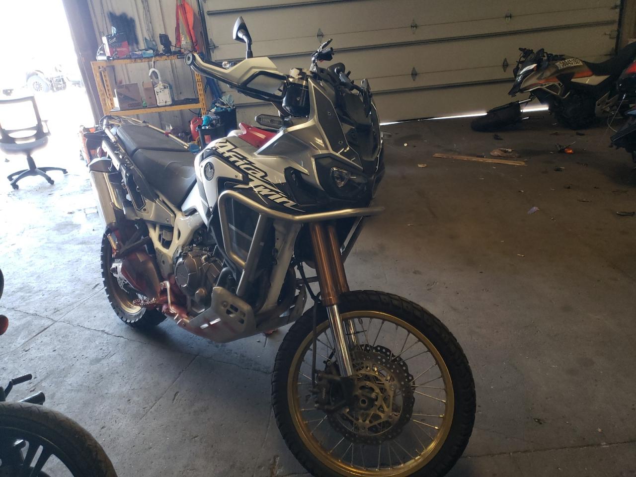JH2SD0443KK300186 HONDA CRF1000 A 2019