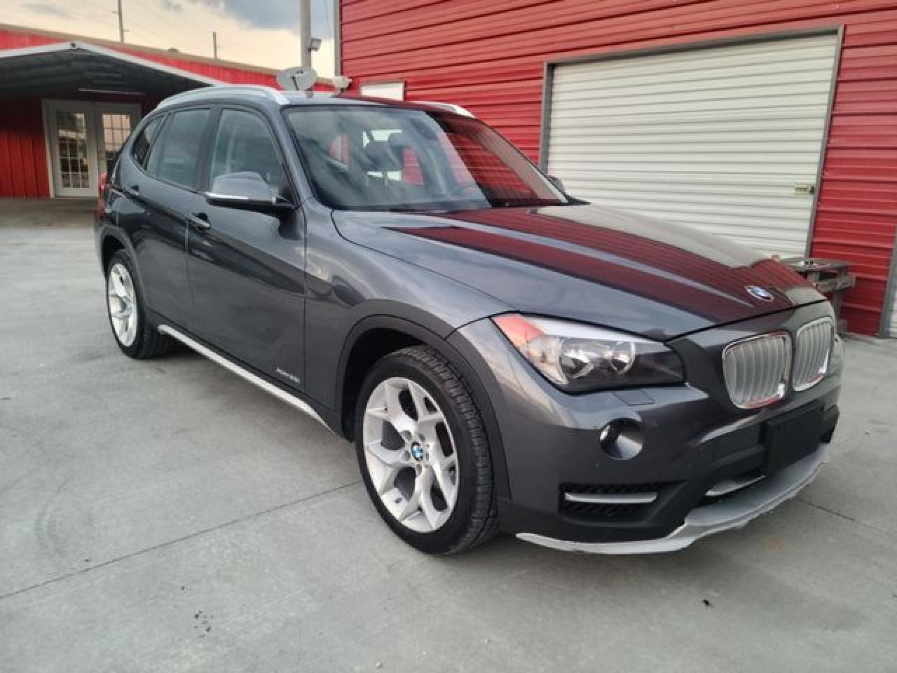 2015 BMW X1 xDrive28I VIN: WBAVL1C55FVY33988 Lot: 63968362