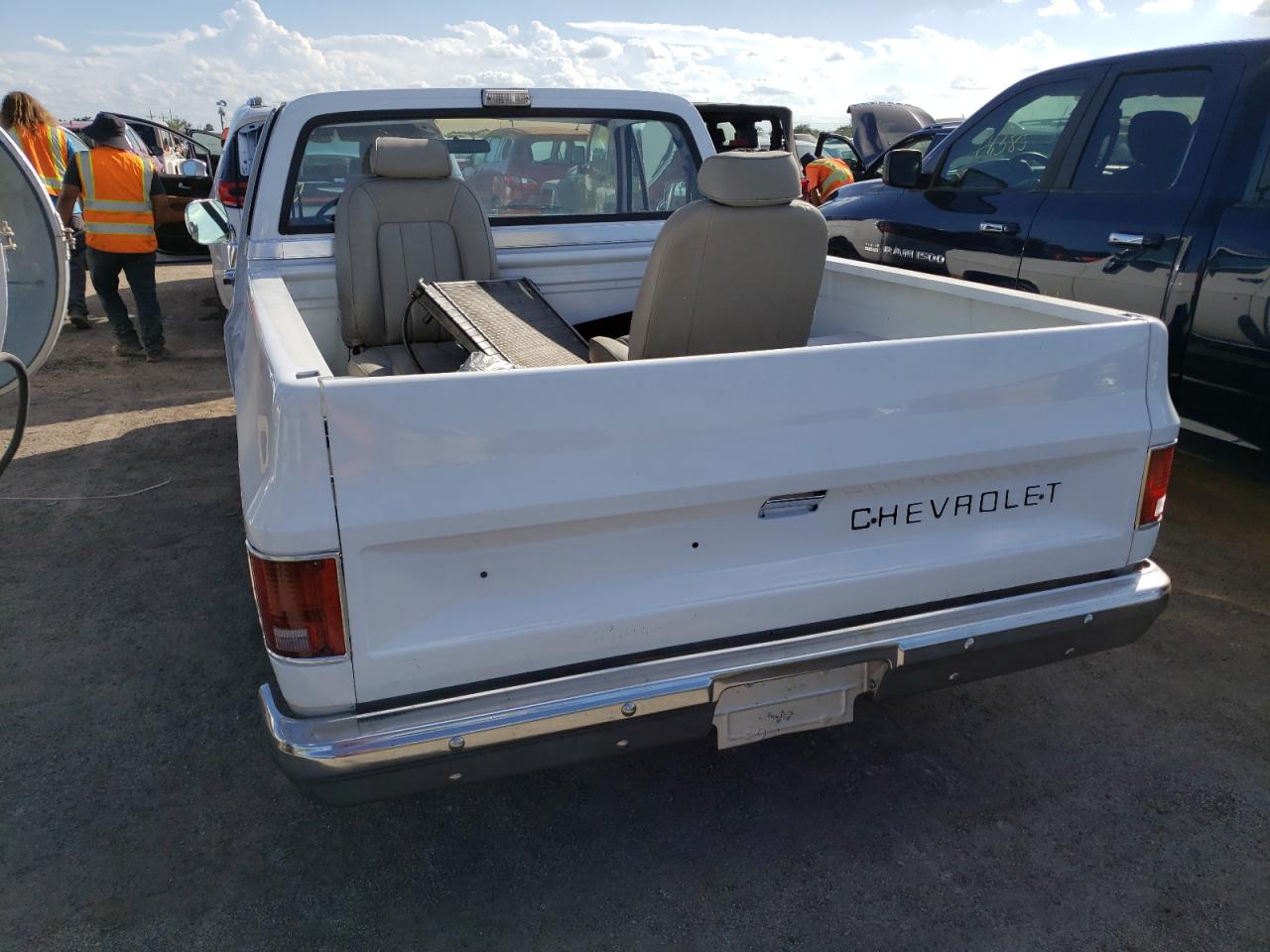 1GCDC14H3EF388327 1984 Chevrolet C10