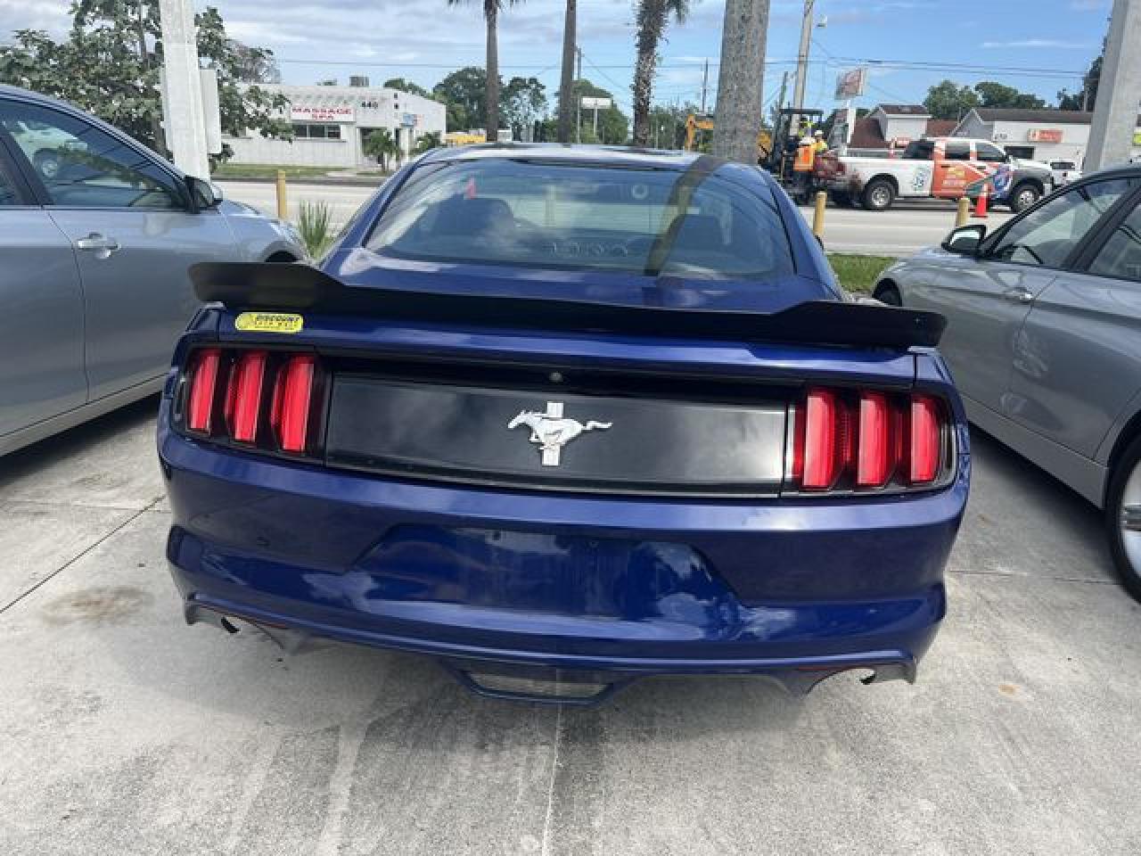 1FA6P8AMXG5215524 2016 Ford Mustang