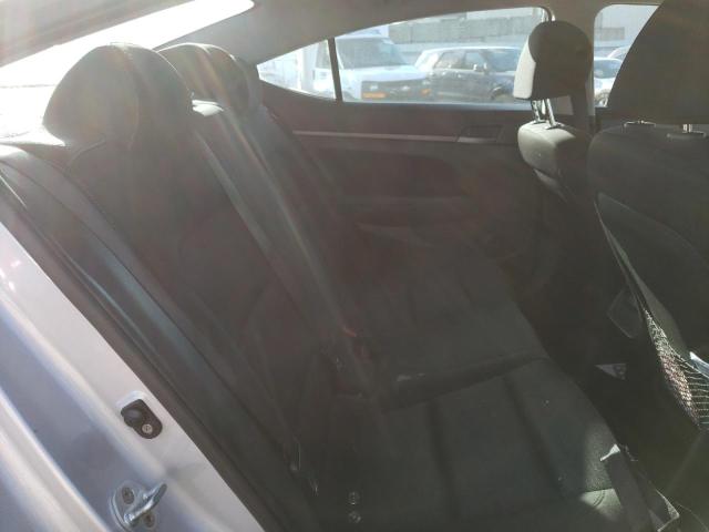  HYUNDAI ELANTRA 2017 Srebrny