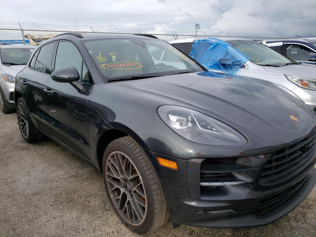 Porsche Macan 2020 черный