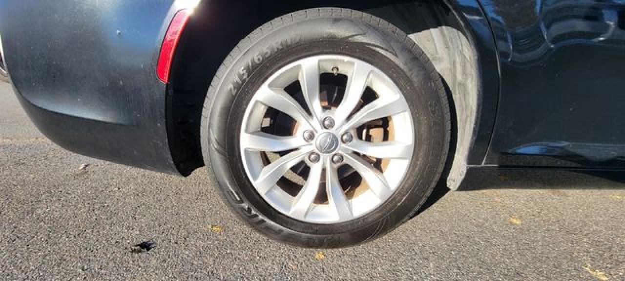 2015 Chrysler 300 Limited VIN: 2C3CCAAG4FH807202 Lot: 64553312