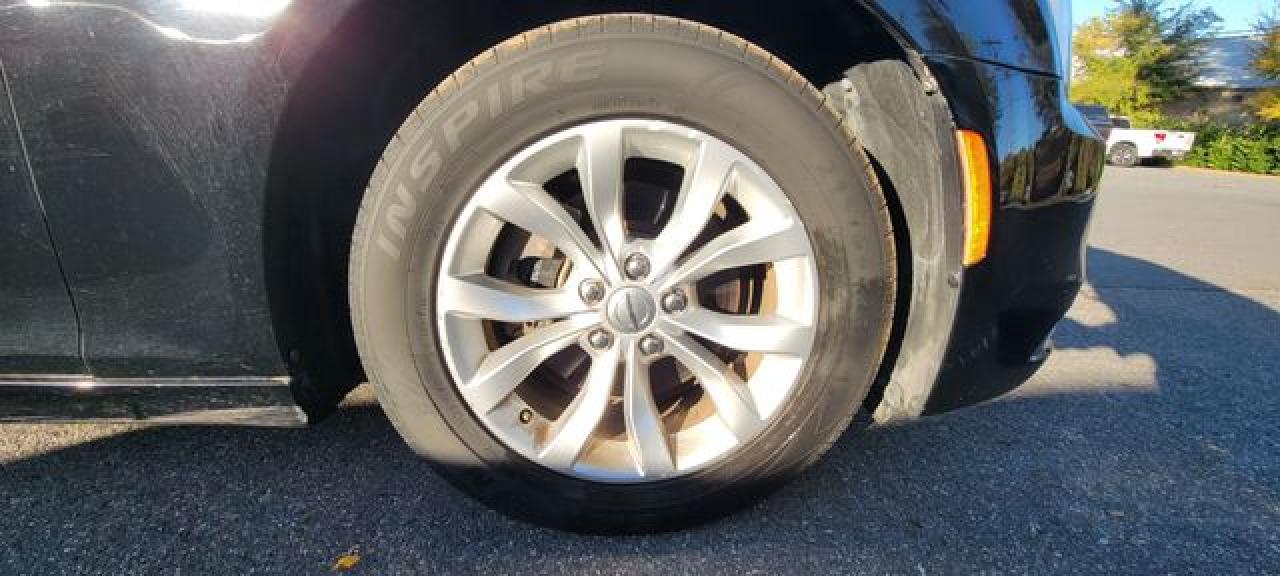 2015 Chrysler 300 Limited VIN: 2C3CCAAG4FH807202 Lot: 64553312