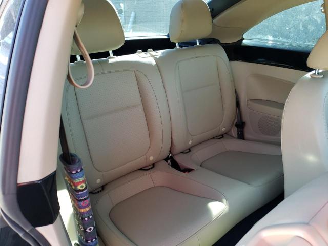 2018 VOLKSWAGEN BEETLE SE 3VWJD7AT5JM714230