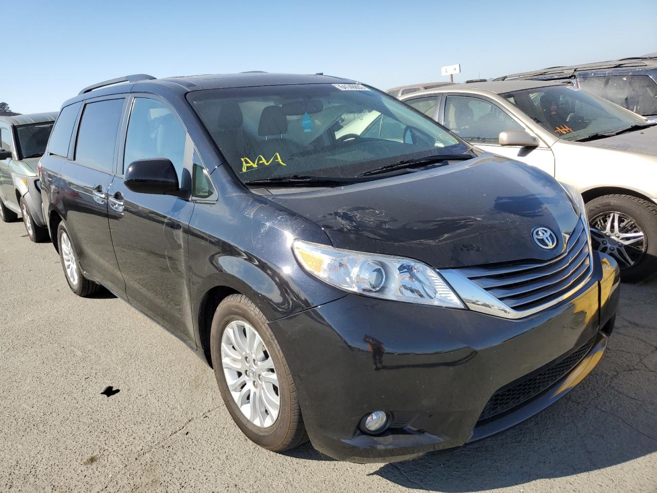 2017 Toyota Sienna Xle VIN: 5TDYZ3DC9HS779633 Lot: 64149802