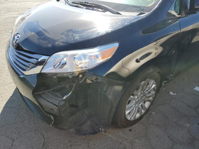 VIN 5TDYZ3DC9HS779633 2017 Toyota Sienna, Xle no.9