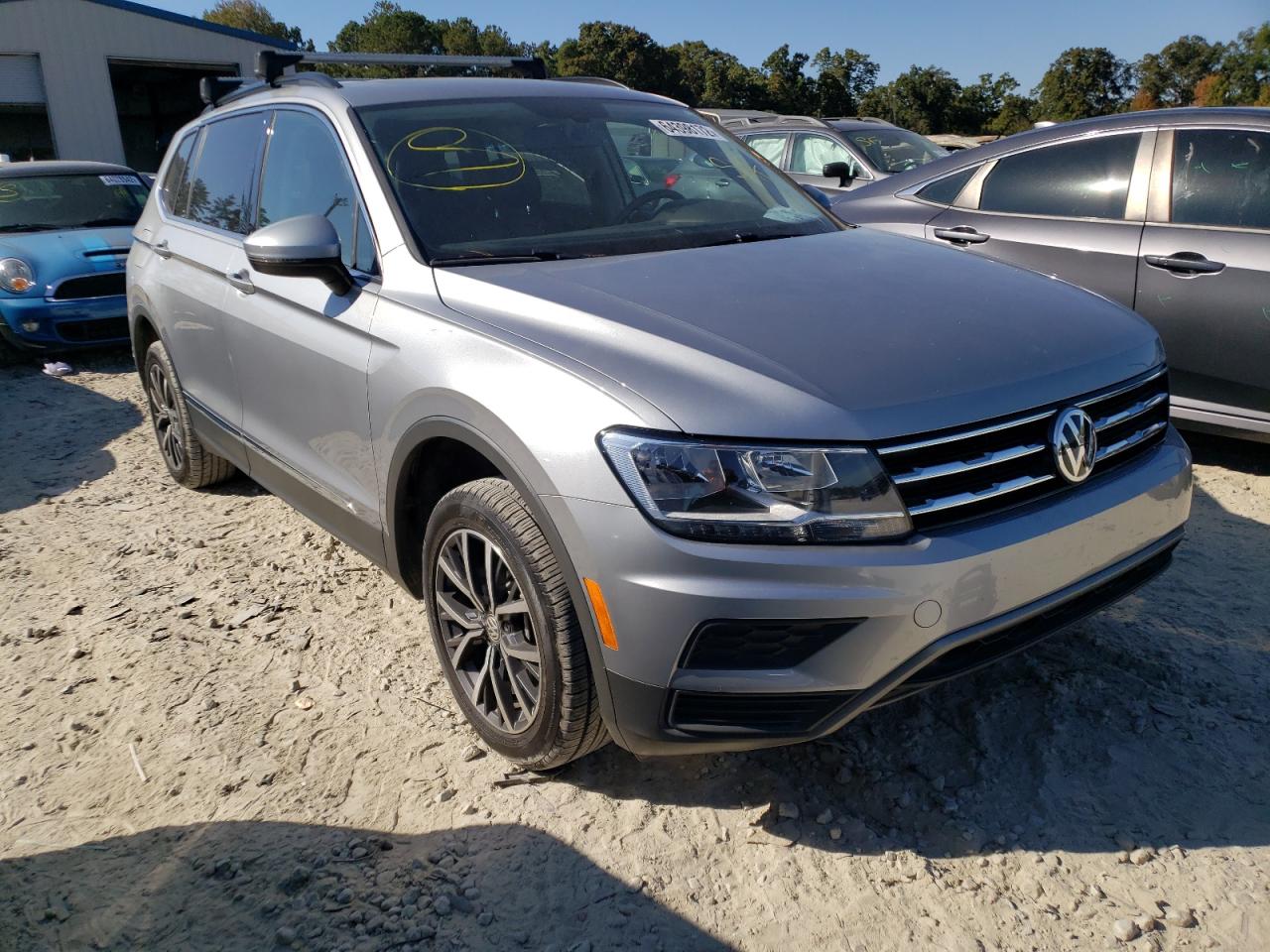 3VV3B7AX3LM077198 2020 Volkswagen Tiguan Se