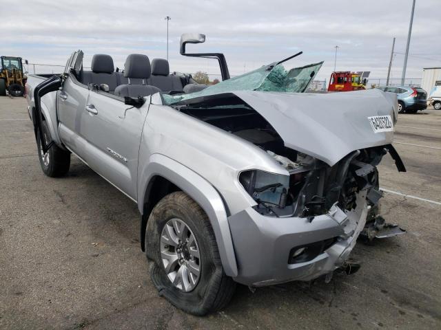 Salvage cars for sale from Copart Moraine, OH: 2017 Toyota Tacoma DOU