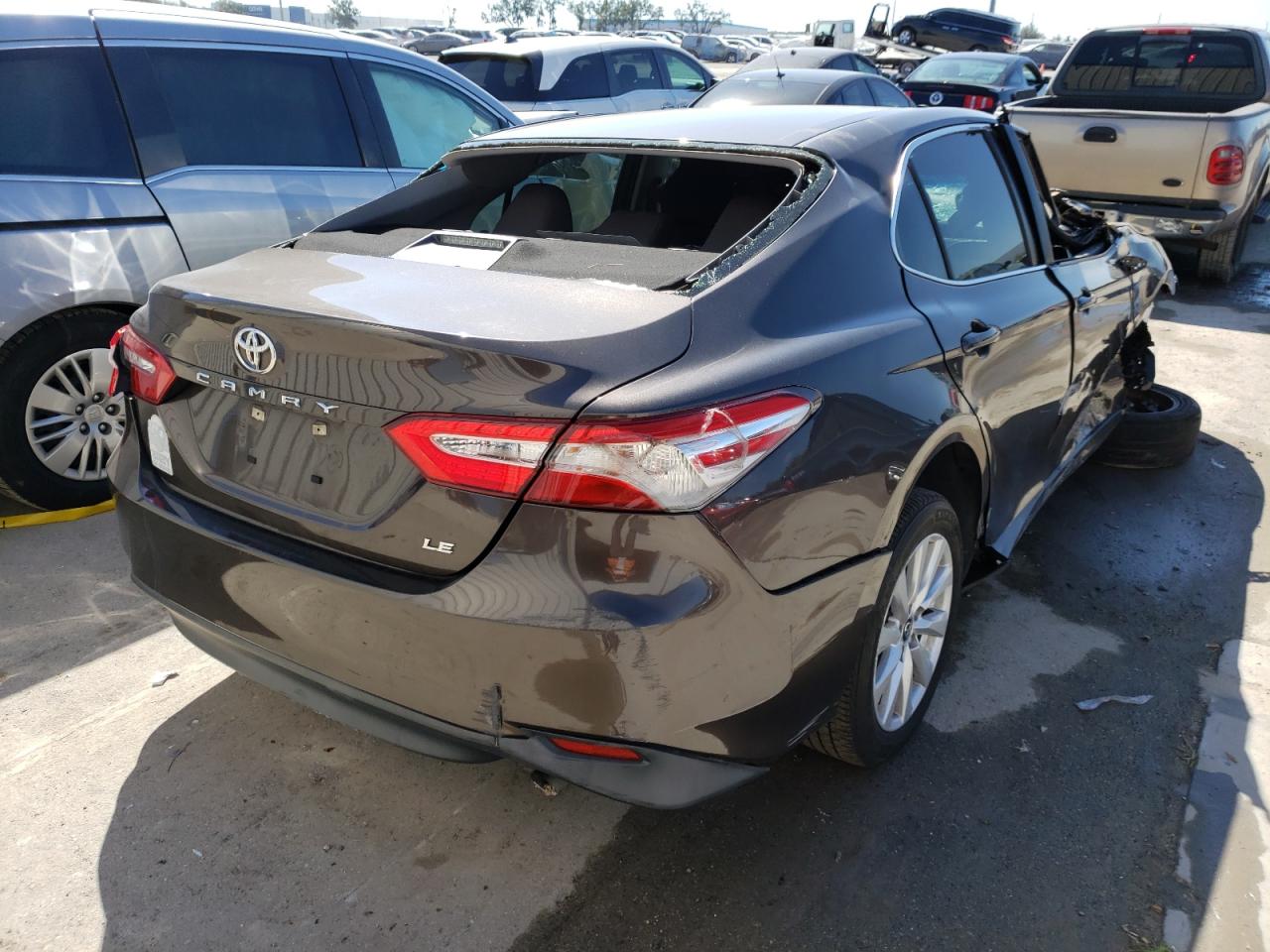 JTNB11HK2J3068233 2018 Toyota Camry L