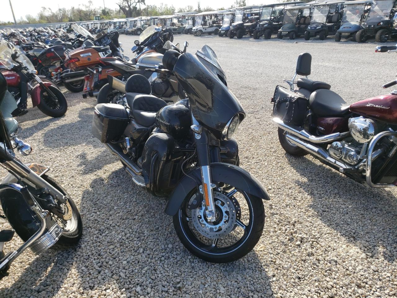 1HD1PXF17HB961444 HARLEY-DAVIDSON FLHXSE CVO 2017