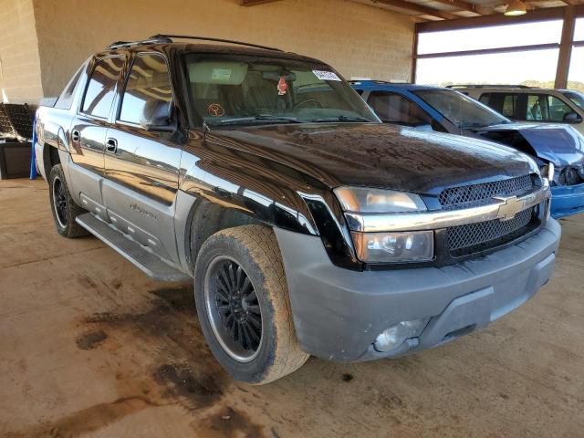 Salvage Trucks for sale at auction: 2002 Chevrolet Avalanche