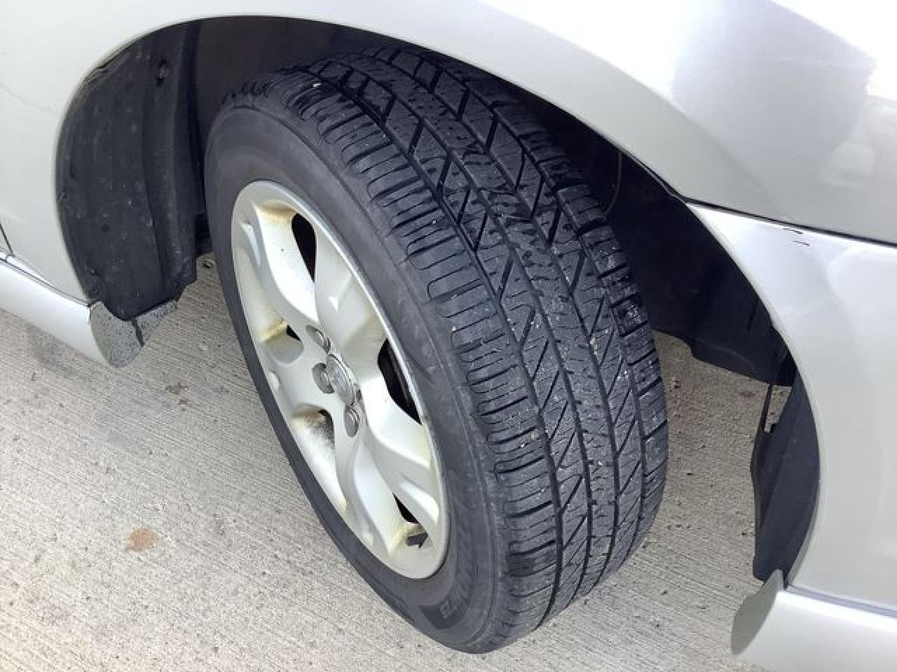 2004 Toyota Corolla Matrix Base VIN: 2T1LR32E84C317680 Lot: 64907792