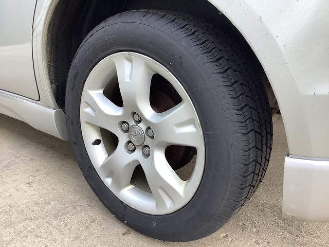 2004 Toyota Corolla Matrix Base VIN: 2T1LR32E84C317680 Lot: 64907792