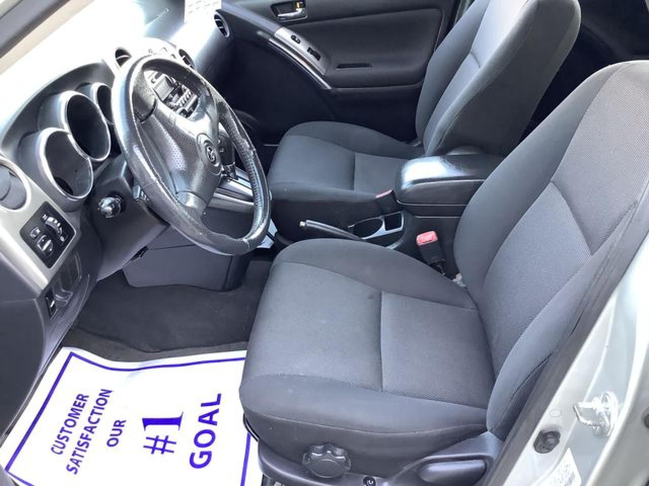 2004 Toyota Corolla Matrix Base VIN: 2T1LR32E84C317680 Lot: 64907792