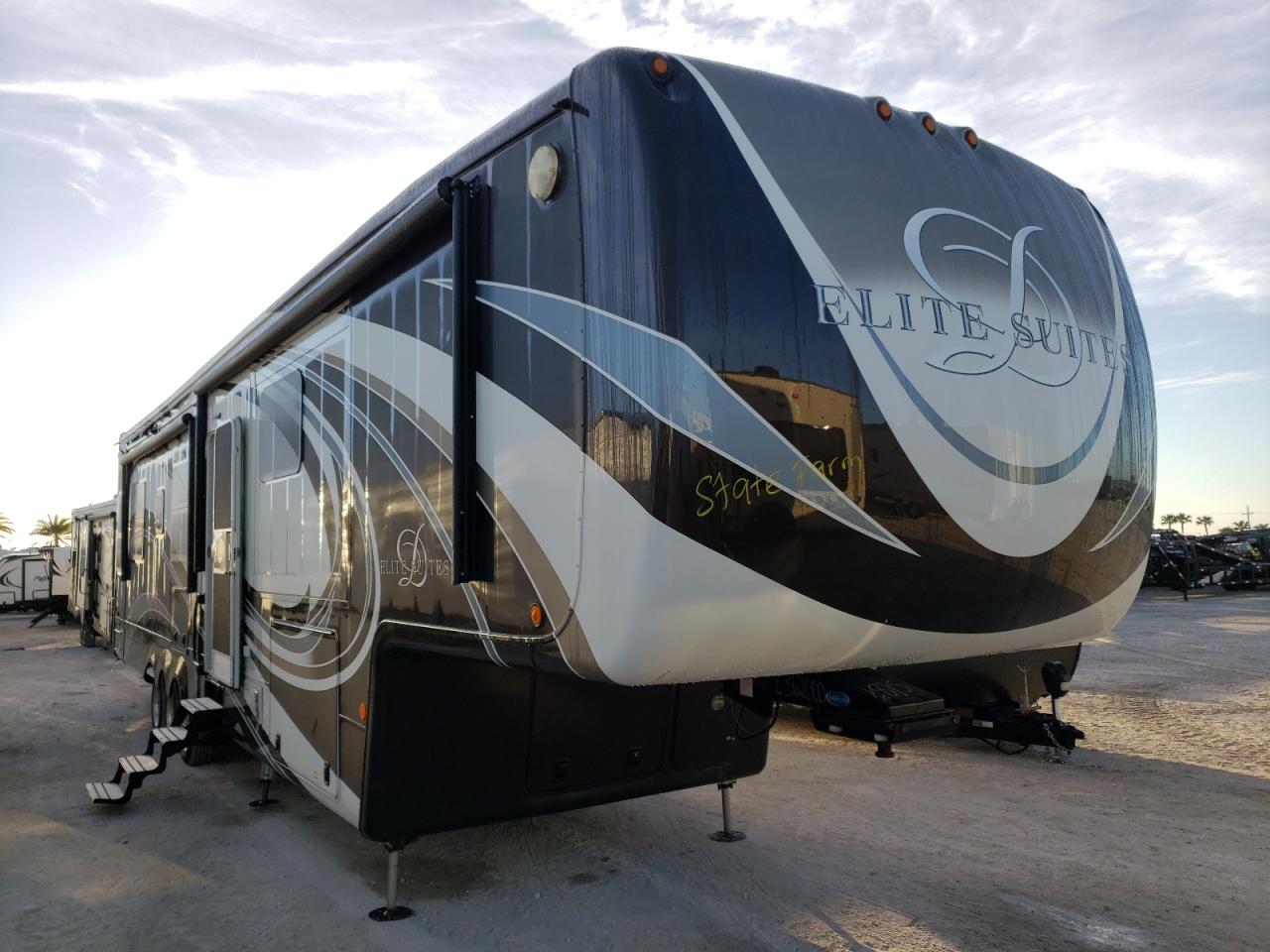 5KEAG4632J1362000 ELIT 5TH WHEEL 2018
