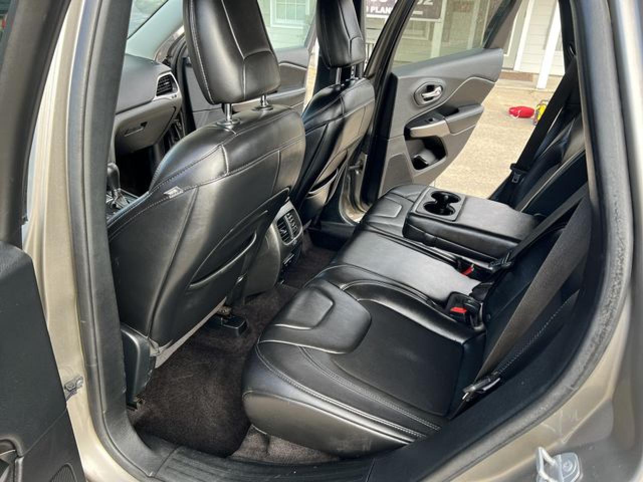 2019 Jeep Cherokee Latitude Plus VIN: 1C4PJLLB5KD206243 Lot: 64937532