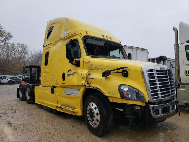 Salvage trucks for sale at Kansas City, KS auction: 2018 Freightliner Cascadia 125