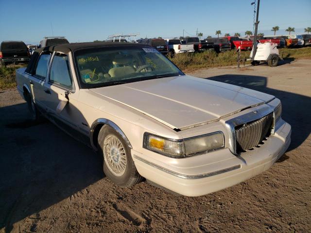 1997 Lincoln Town Car Signature