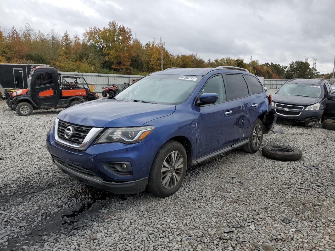 2017 Nissan Pathfinder - Image 2