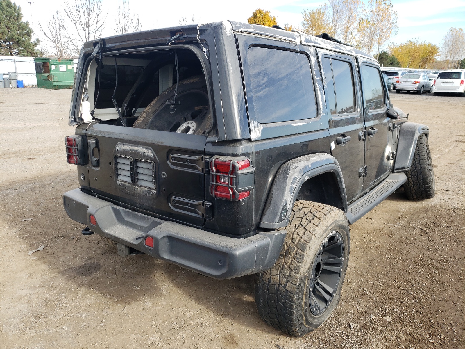 1C4HJXEG5KW638162 2019 Jeep Wrangler Unlimited Sahara